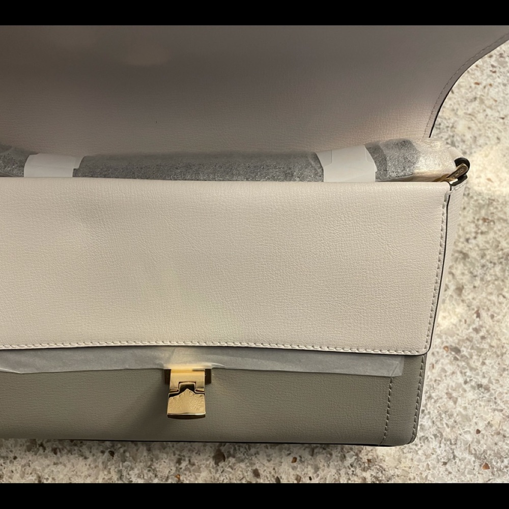 Michael Kors kinsley medium size purse - Picture 4 of 4